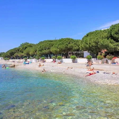 Gorgeous 2+1 With Private Parking Apartman Medulin