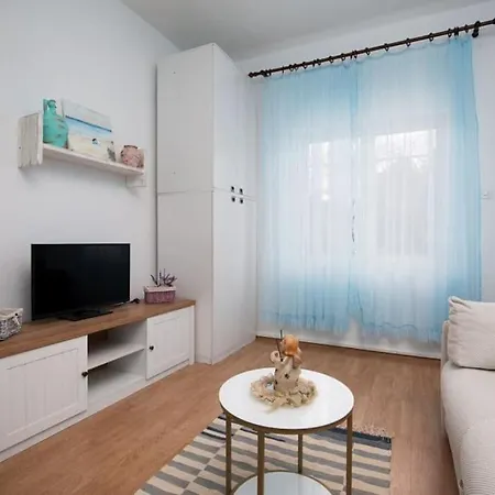 Апартаменты Gorgeous 2+1 With Private Parking *